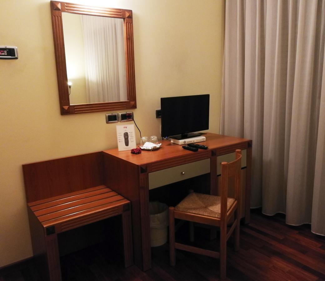 Hotel Il Castellaccio Piccione エクステリア 写真